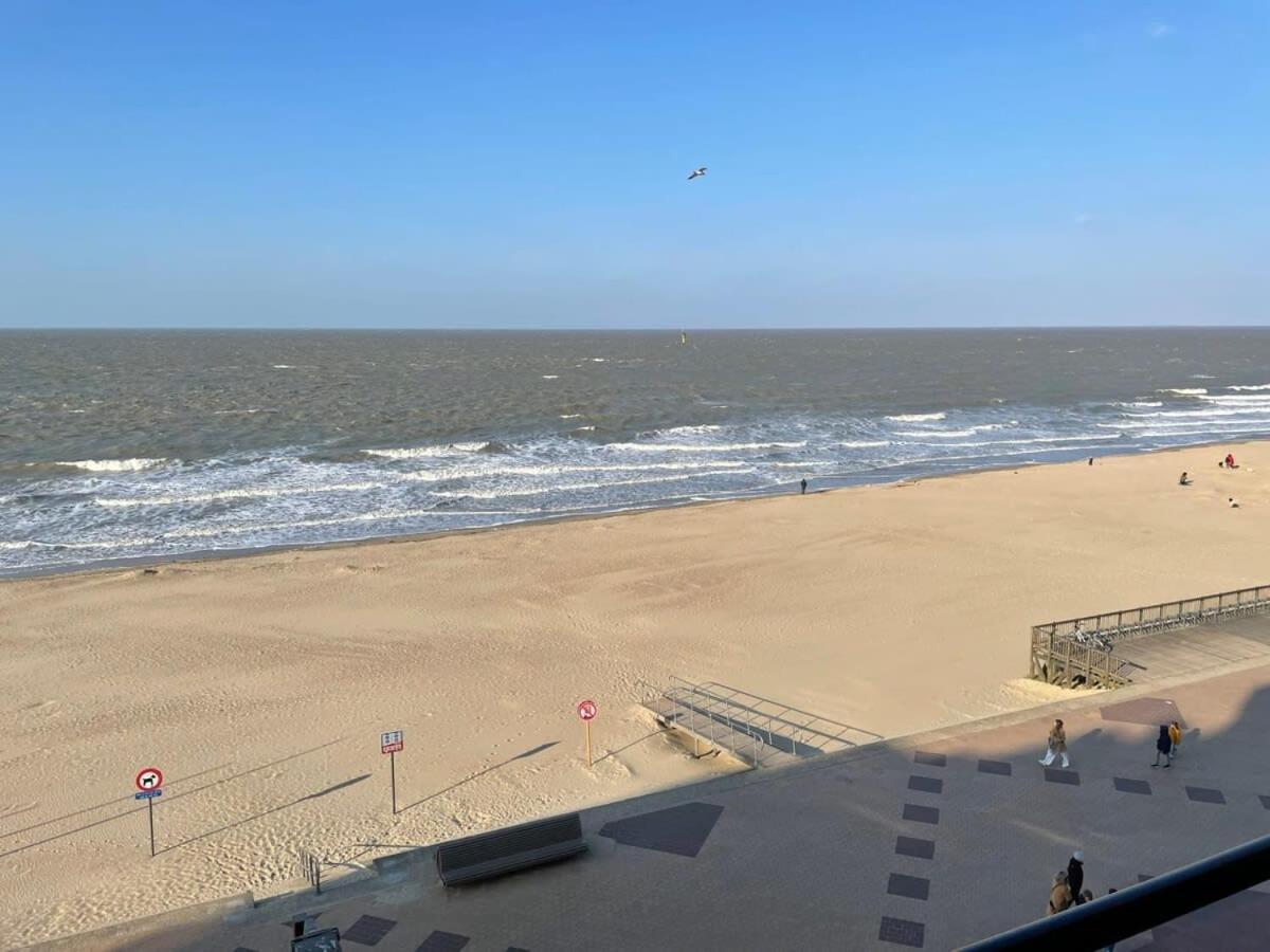 Huswell - Beautiful Spacious Studio With Frontal Sea View Knokke-Heist Exterior photo